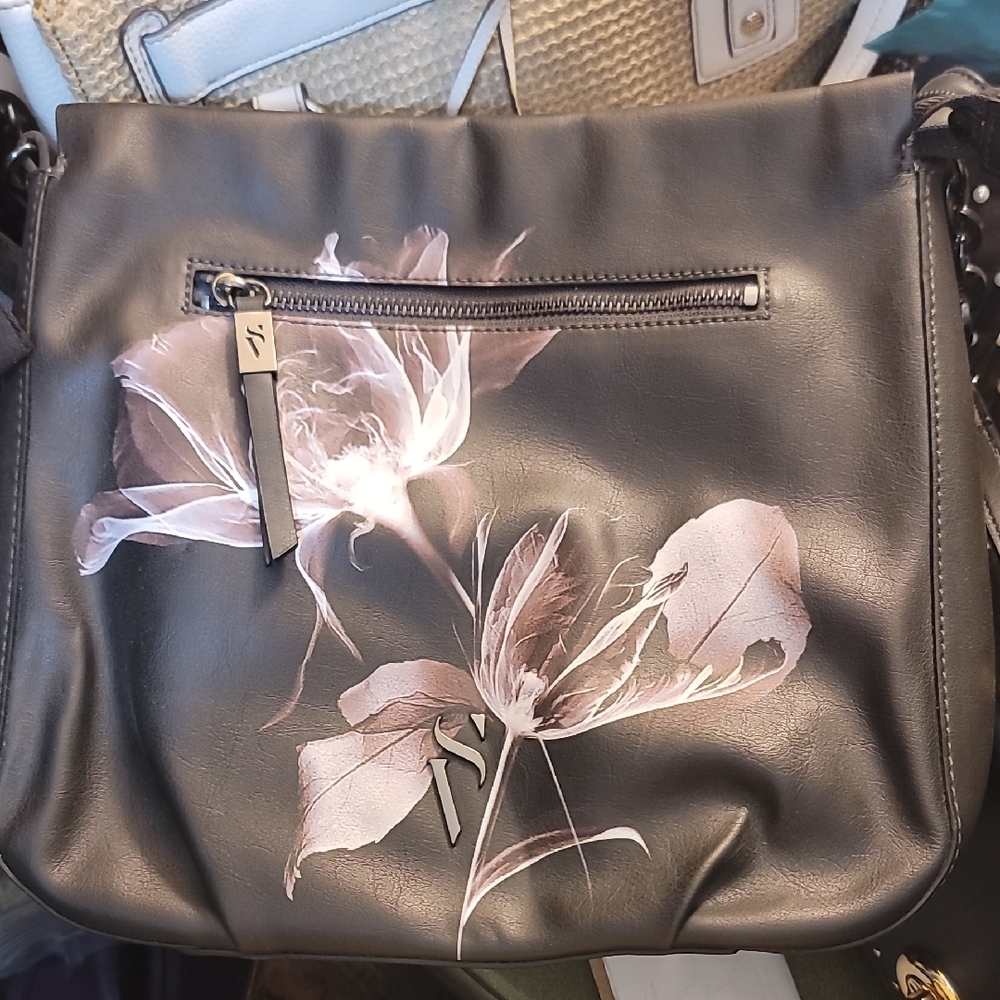 Simply Vera Floral Black Shoulder Bag - Presidents Day Live Show Listing